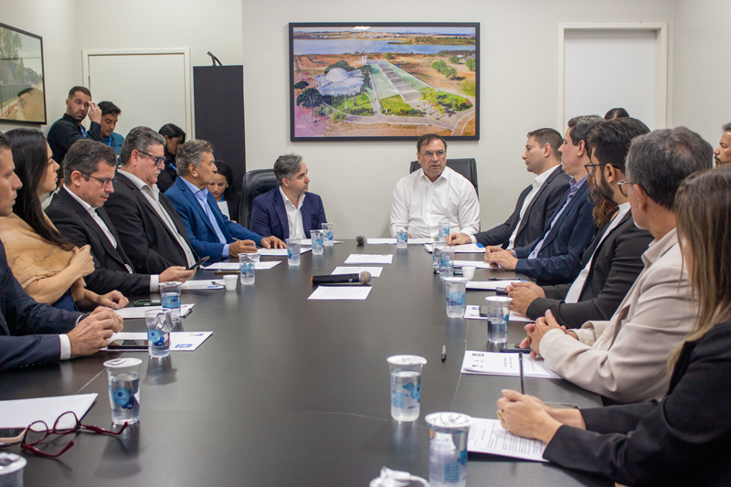 Em Arapiraca, Juceal promove sessão e homenageia empresários e autoridades com comenda